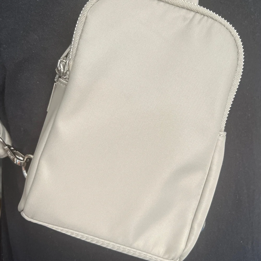 NWOT Inicat Crossbody Sling Bag Gray Travel Vacay Adjustable Nylon Utility